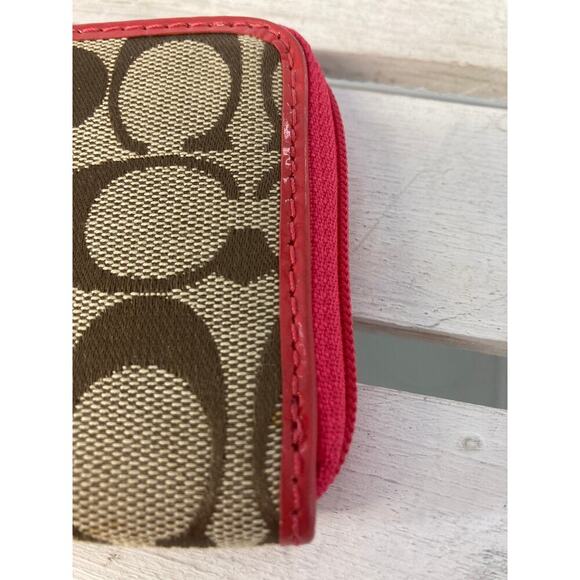 COACH SMALL TAN CANVAS SIGNATURE AND PINK LEATHER WRISTLET - Picture 3 of 9